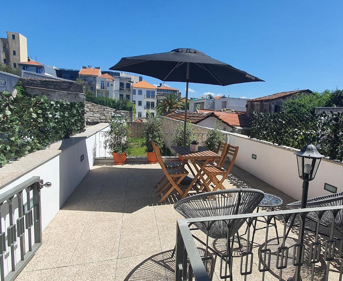 New!central W/ Sunny Terrace - 9 Min Walk Trindade Appartement Oporto