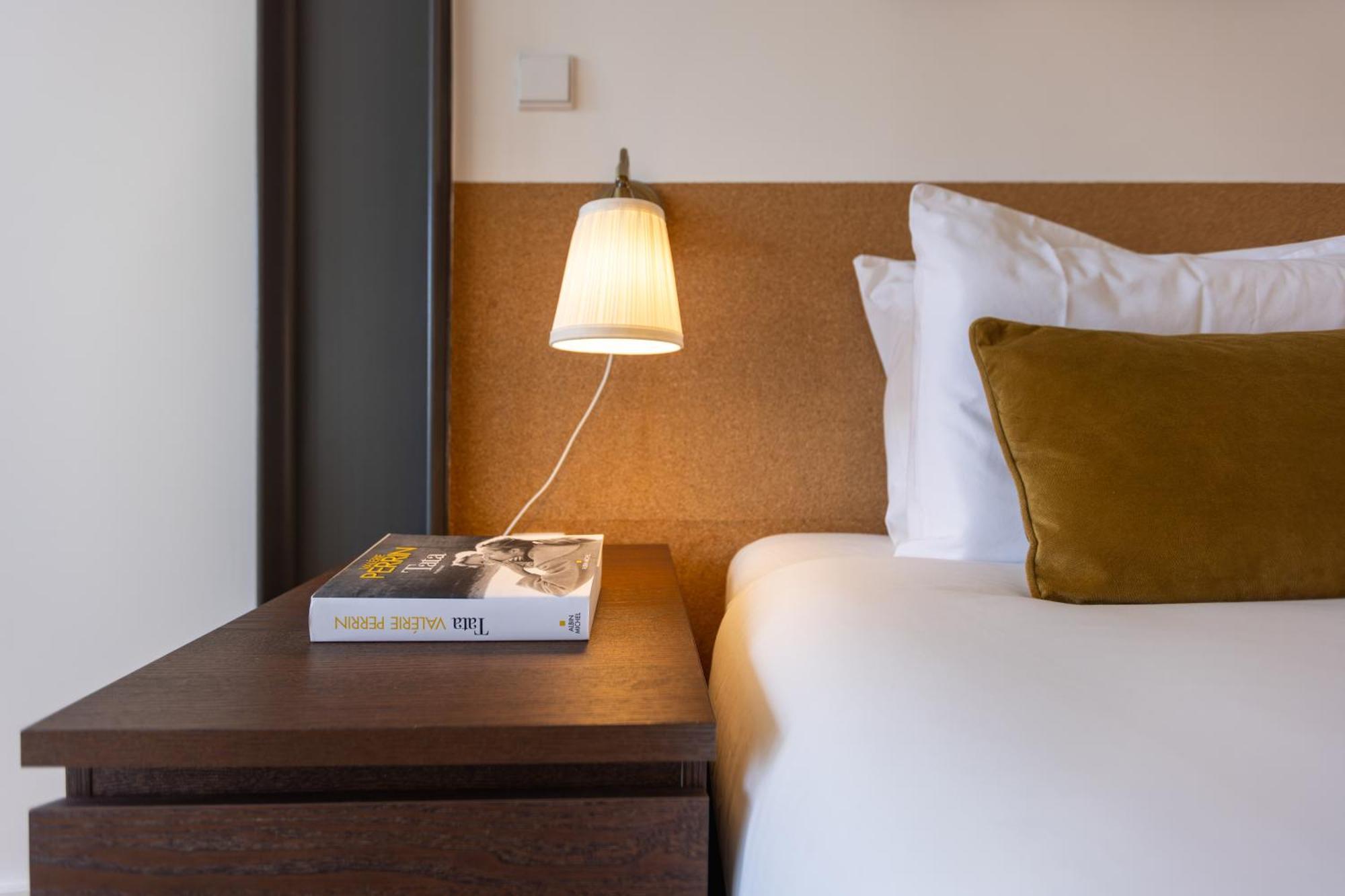 New!central W/ Sunny Terrace - 9 Min Walk Trindade Appartement