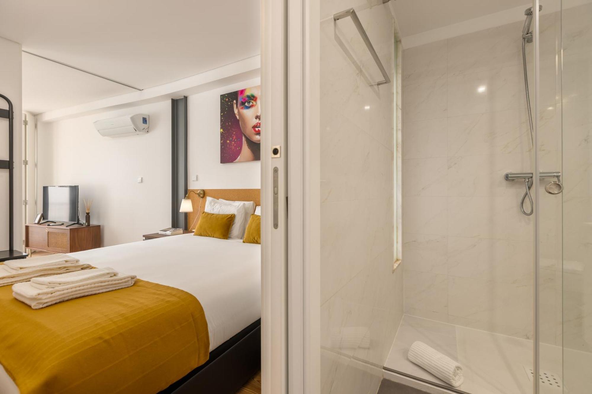 New!central W/ Sunny Terrace - 9 Min Walk Trindade Appartement